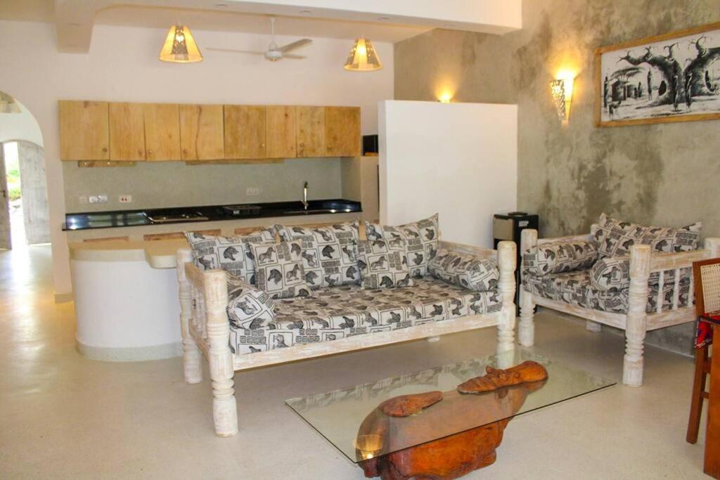 White Villa - Paparemo Beach Watamu Esterno foto