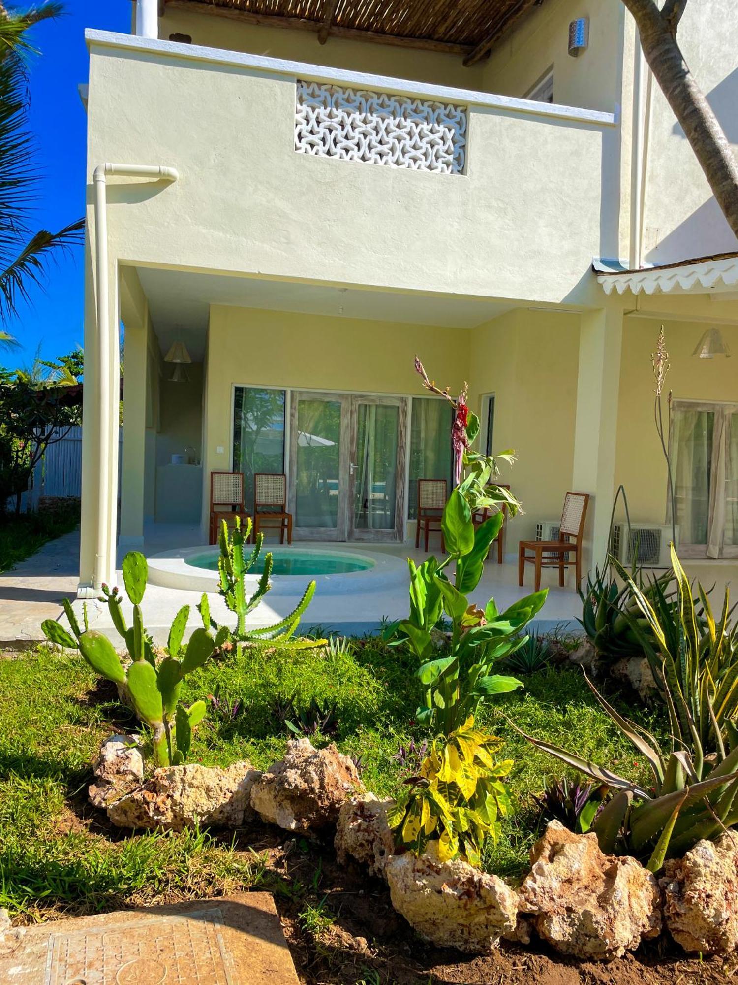 White Villa - Paparemo Beach Watamu Esterno foto